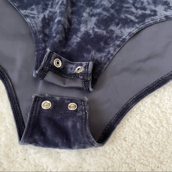 American Eagle Outfitters Crushed Velvet Blue Gray Bodysuit - Picture 6 of 7